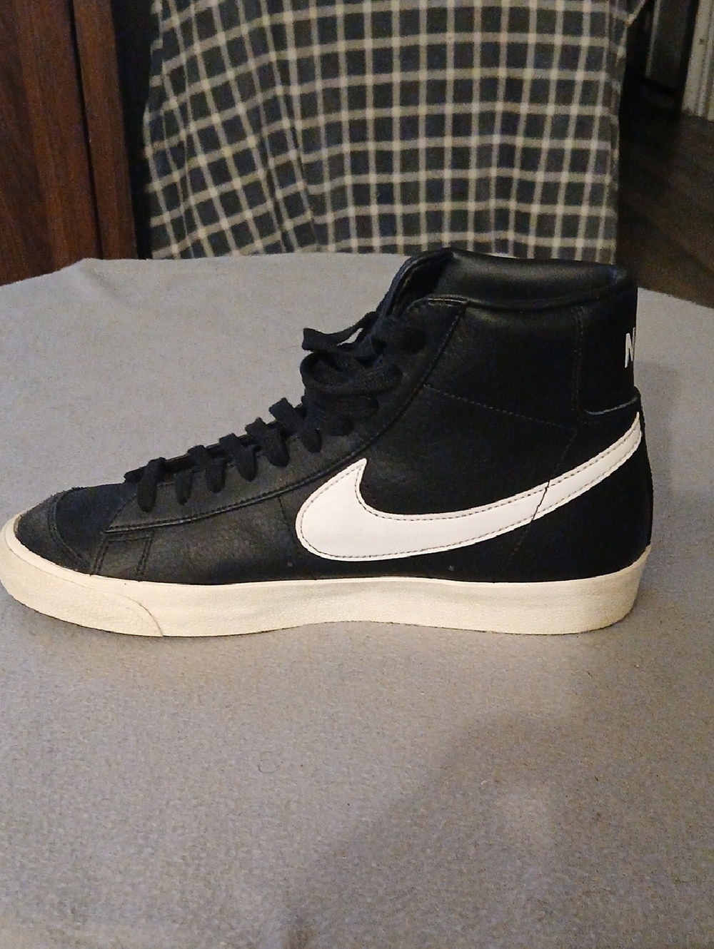 Nike Black and White High-Top Sneakers with Orange Swoosh - Picture 16 of 16